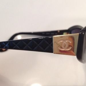 Authentic vintage quilted Chanel black sunglasses