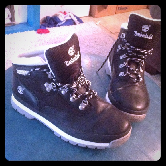 black timberlands size 6 kids or 7.5/8 in woman's