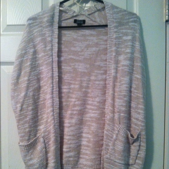 Adorable cardigan!