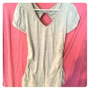 Fitted grey shirt 🌻