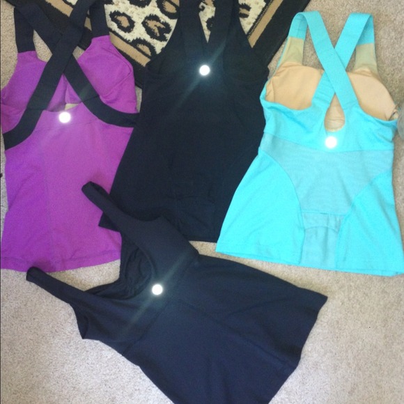 SOLD SOLD SOLD Lot Of 4 Lululemon Tank Tops Size 4 - Picture 2 of 2