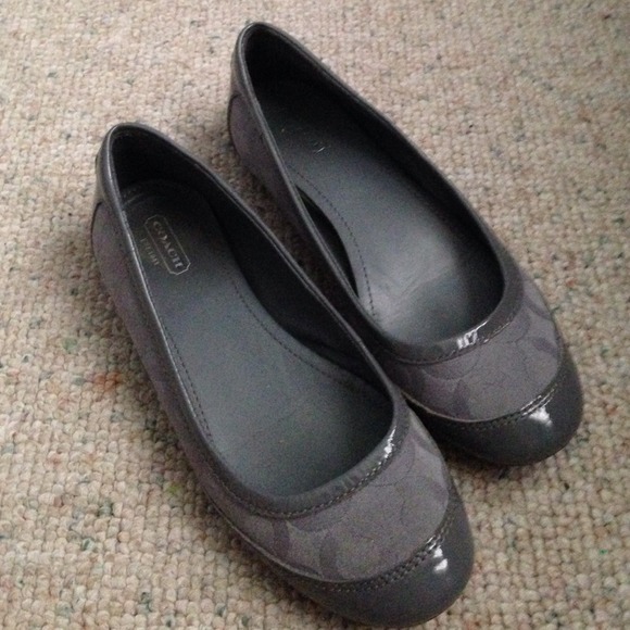 Grey coach ballet flatts