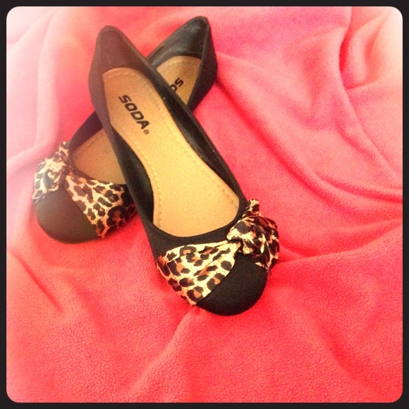 Soda. Size 6. Cheetah w/ black flats