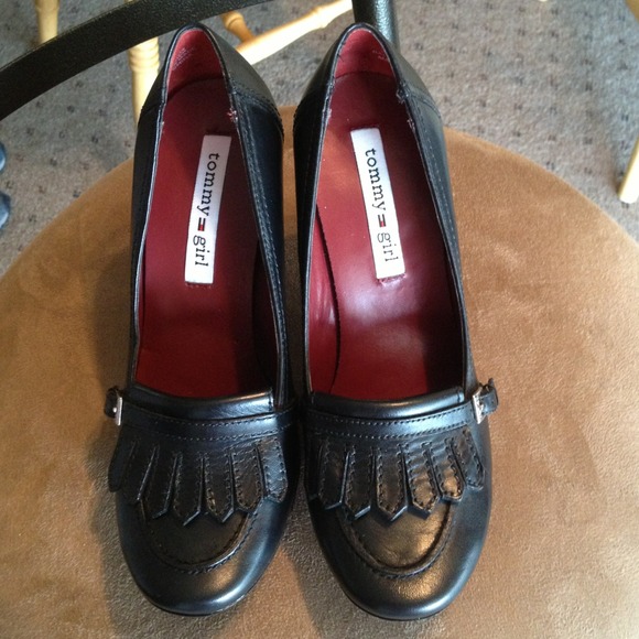 NWOT Tommy Hilfiger  Black 3 1/2" High Heels.