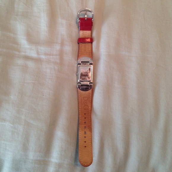 Red D&G watch - Picture 4 of 4