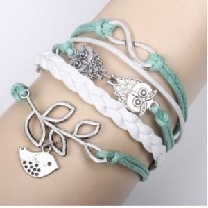 ✨NWT❤️SOLD❤️ WHIMSICAL GREEN  & SILVER BRACELET✨