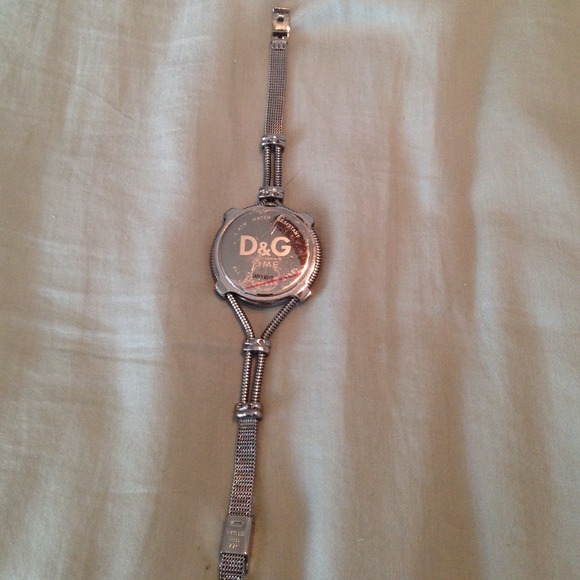 Silver D&G watch for sale - Picture 3 of 3