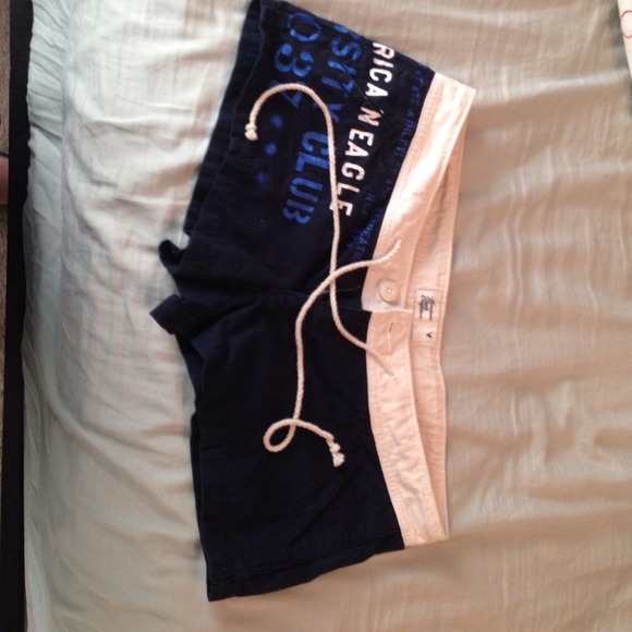 Navy blue AE shorts - Picture 1 of 3