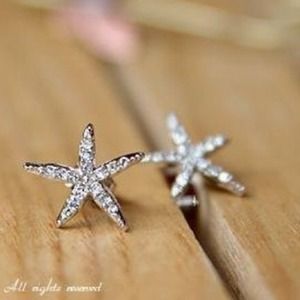 ✨NWT STARFISH❤️SOLD❤️ RHINESTONE EARRINGS✨