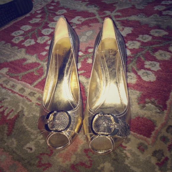 HP 🎉🎀 BCBG Heels