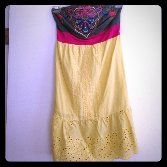 Cute, embroidered, strapless boutique sundress NWT