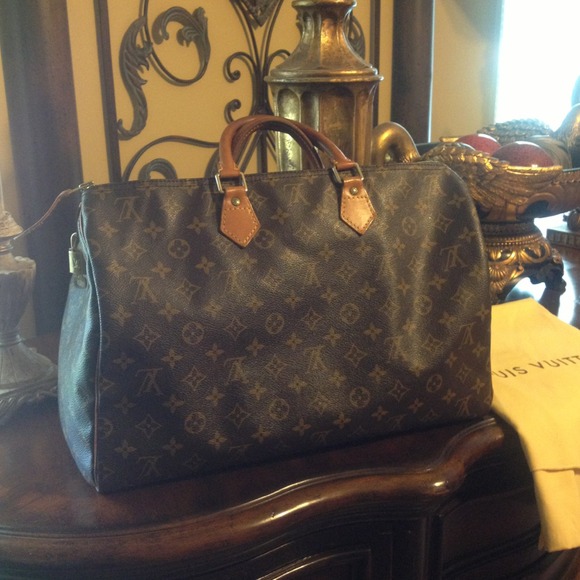 SOLD🎉🎉🎉🎉🎉🎉Louis Vuitton Speedy 40