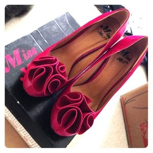 🎉sale🎉 Miss Me? Platform pumps!!