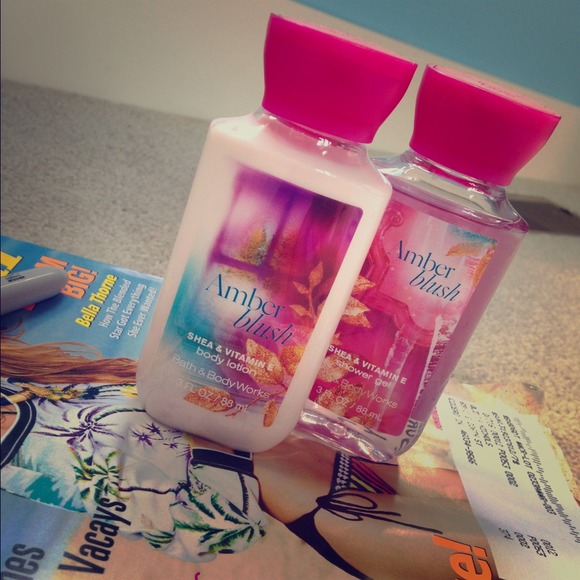 🌿🌸Amber Blush Lotion & shower gel💕