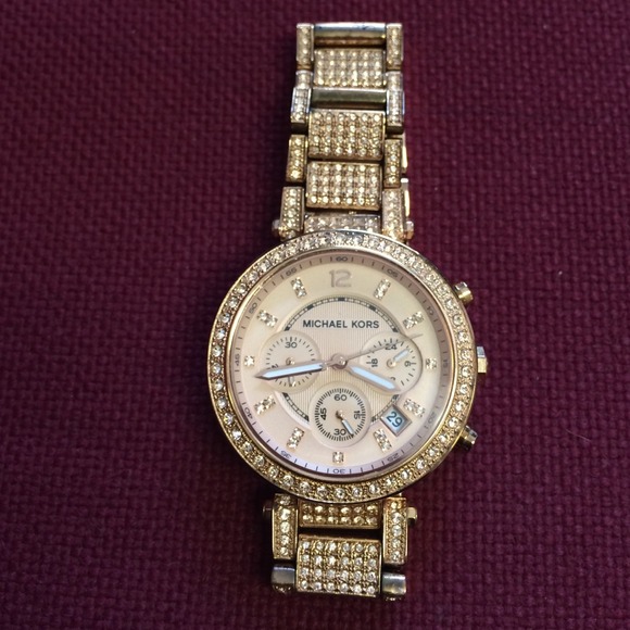 Rose gold micheal kors watch 😅😆😎😍😍