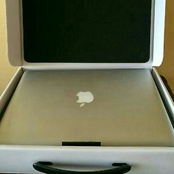 Macbook pro 15" - Picture 2 of 4