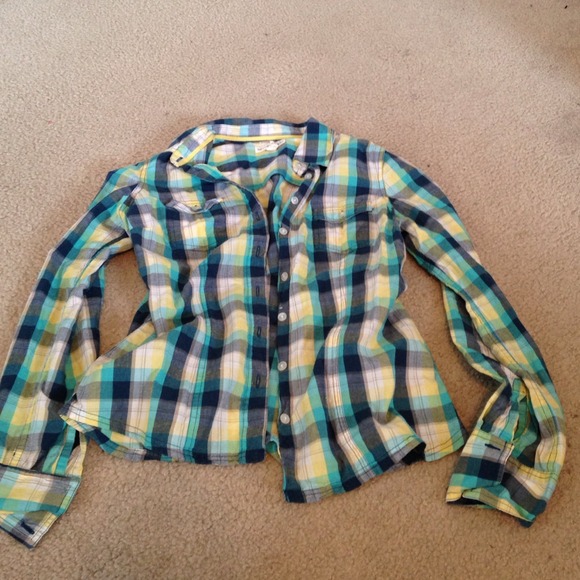 Cute plaid button up