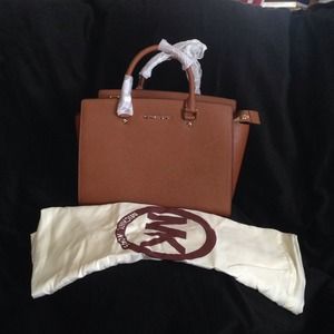 BRAND NEW Michael Kors Purse