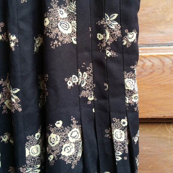 True vintage floral pleated midi skirt - Picture 2 of 4