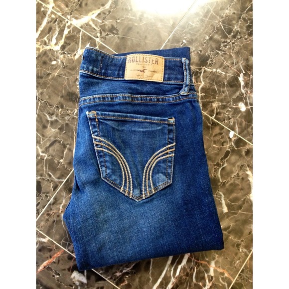 🔴Sold🔴Dark Wash Hollister Jeans