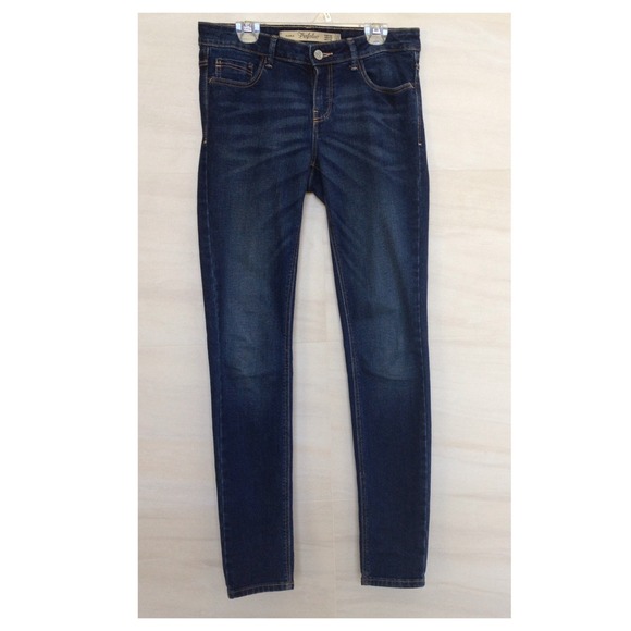 😍New Listing Zara Medium Wash Skinny Jeans - Picture 2 of 4