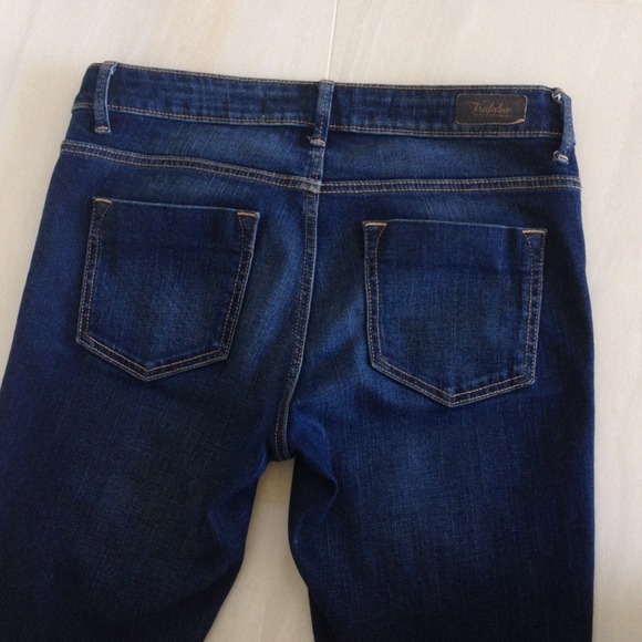 😍New Listing Zara Medium Wash Skinny Jeans - Picture 4 of 4