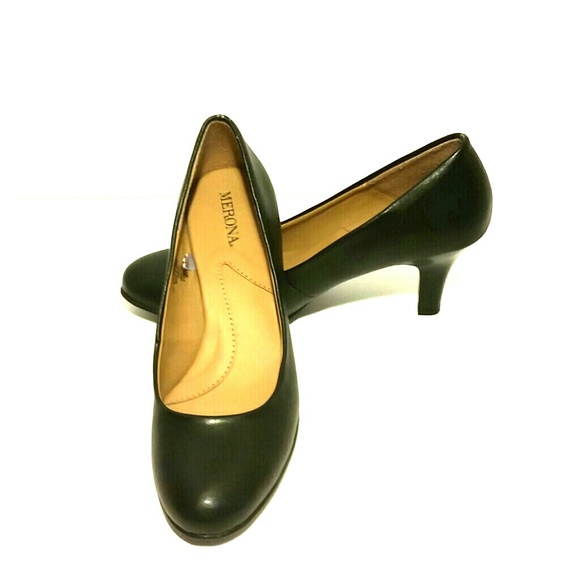 Merona Black Heels - Picture 1 of 3