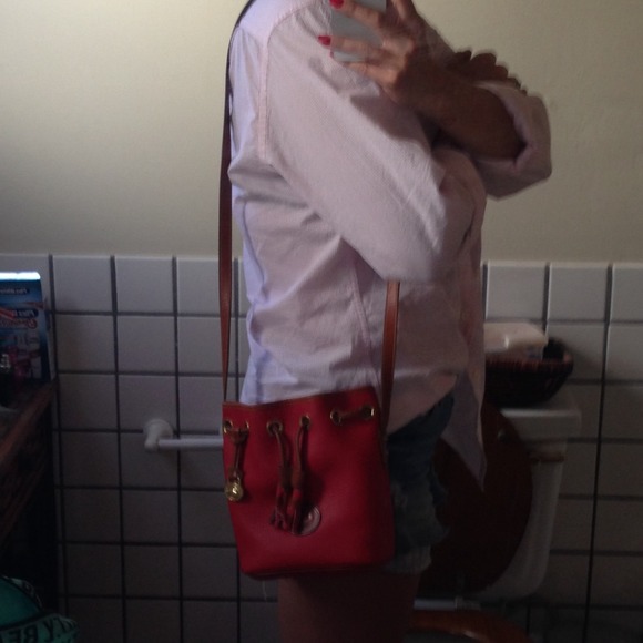 Dooney & Bourke Bags - Vintage Dooney & Burke Bucket bag! Authentic! Dooney & Bourke Bags - Vintage Dooney & Burke Bucket bag! Authentic!