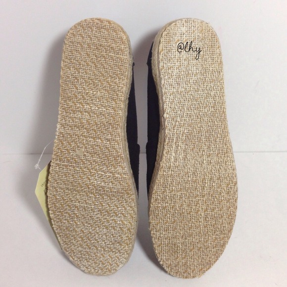 ❌SOLD❌TOMS SUEDE ESPADRILLE FLATS - Picture 4 of 4