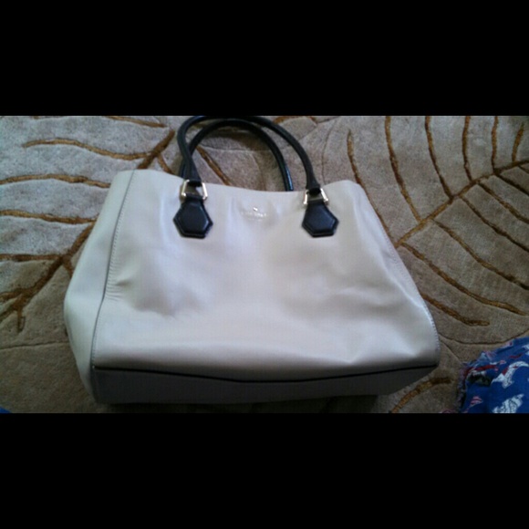 !SOLD! Kate Spade Handbag - Picture 2 of 4