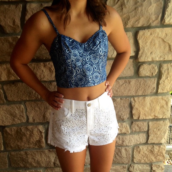 🚫SOLD🚫🎉HP 7/13🎉A&F High Rise Shorts - Picture 2 of 4