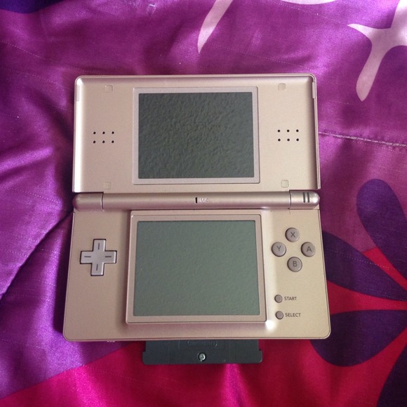 Pink Nintendo Ds lite
