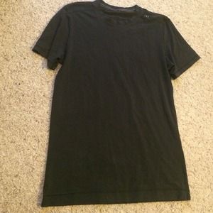 *MAKE AN OFFER* Men's Lululemon Athletica shirt.