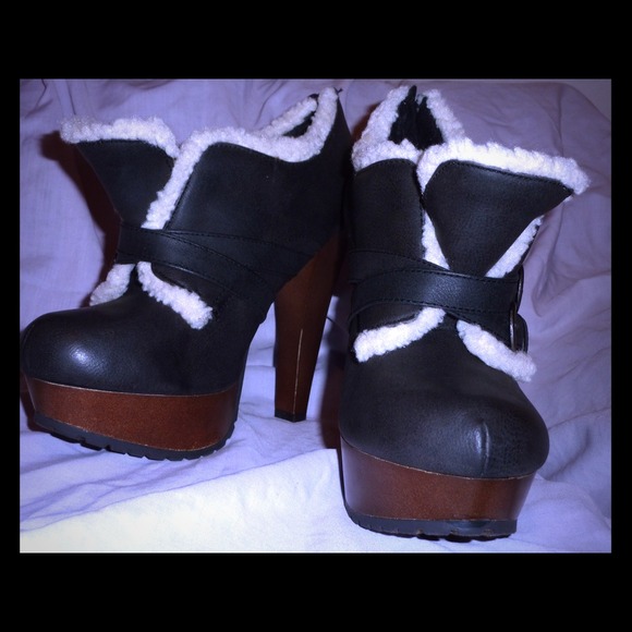 Super cute booties!