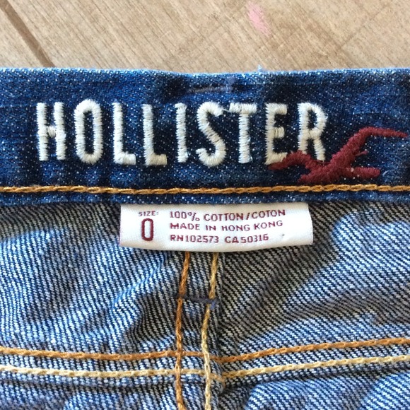 🚫SOLD🎀 NWOT Hollister Low Rise Jean Shorts💗 - Picture 2 of 3
