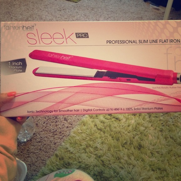 Fahrenheit Sleek Pro Hair Straightener