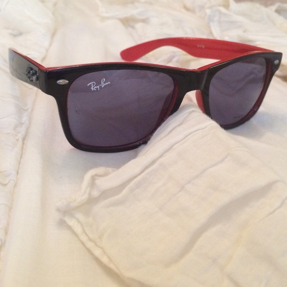 *PRICE REDUCED* Ray Ban Sunglasses. (women or men)