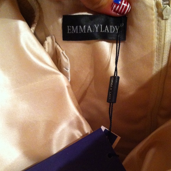 PROM DRESS - Picture 2 of 4