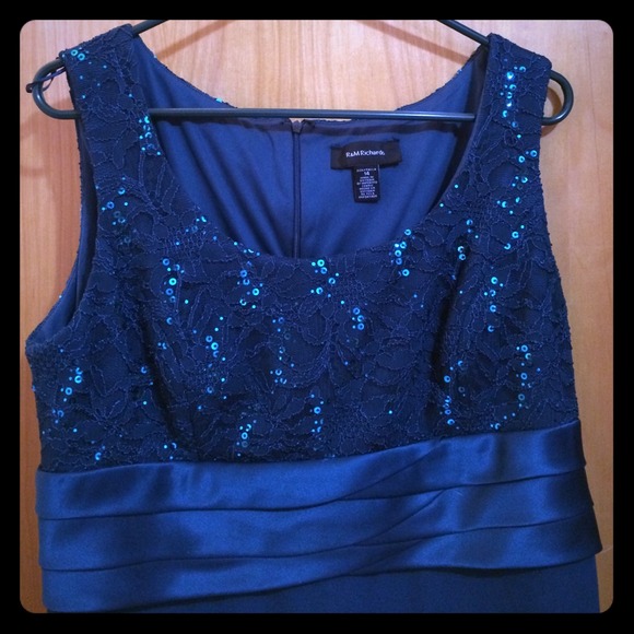 Emerald green short dress prom or formal event