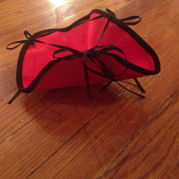 Spirit Halloween pirate girl costume - Picture 4 of 5