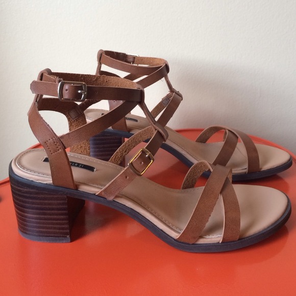 Forever 21 sandals size 8