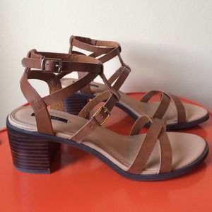 Forever 21 sandals size 8