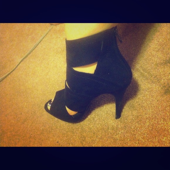 Hot cut-out booties!