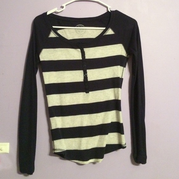 Cute shirt - Picture 1 of 2