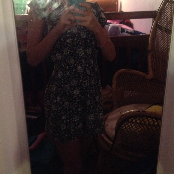 HARDLY WORN navy and white floral dress (skater) - Picture 1 of 4