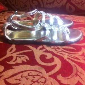 Michael kors kid sandles size 5