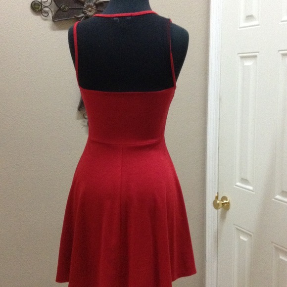 Red and black dress - Picture 3 of 3
