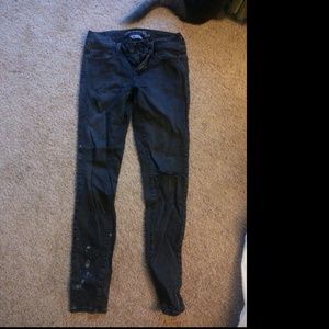Black distressed skinny jeans