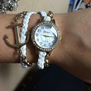 White anchor watch