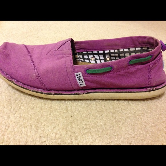 Grapevine Toms (Purple with green leather)